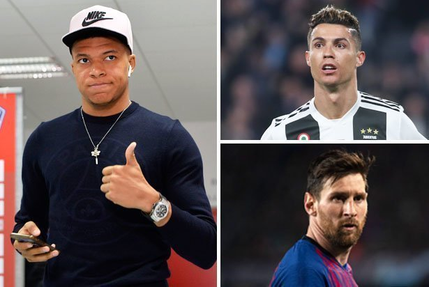 世欧预半场：齐甘科夫造险，乌克兰暂0-0冰岛（世欧预半场战报：乌克兰0-0冰岛，齐甘科夫屡造险情）